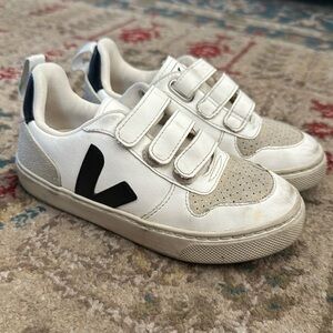 Veja Kids (Toddler) V-10 Sneakers 13.5